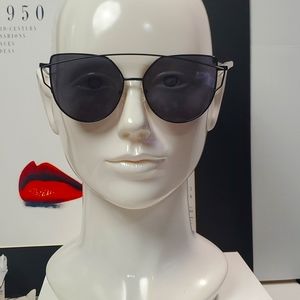 LivHo 2 Pairs of Sunglasses Black Gray and Gold Red